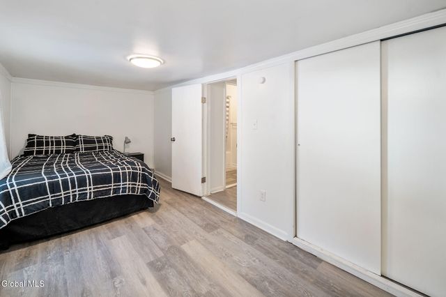 1073 Regent Street, Schenectady, NY 12309