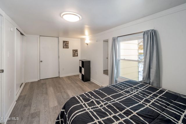 1073 Regent Street, Schenectady, NY 12309