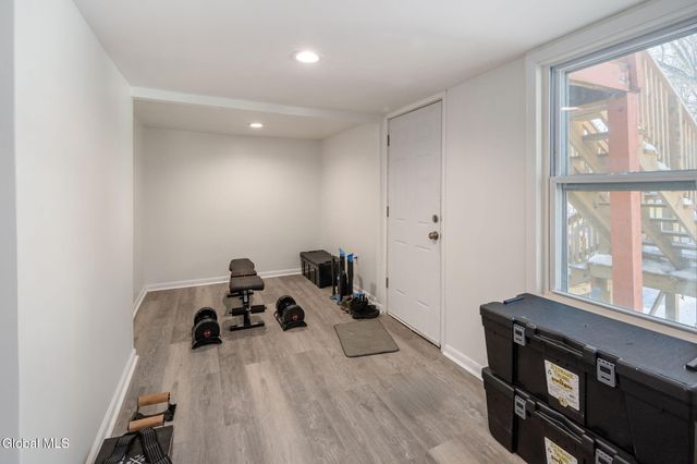 1073 Regent Street, Schenectady, NY 12309