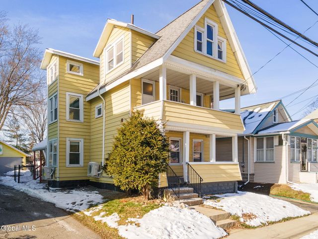 1073 Regent Street, Schenectady, NY 12309