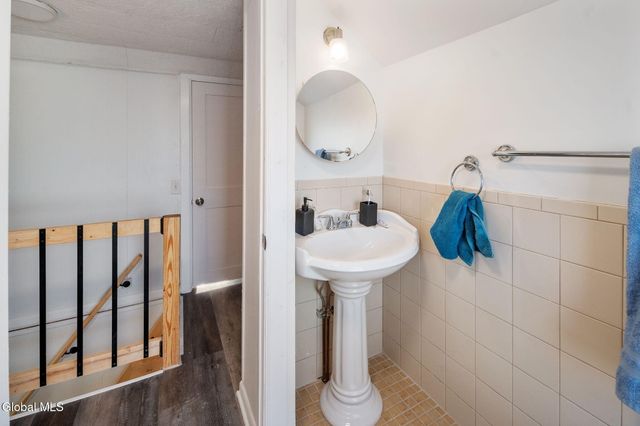 1073 Regent Street, Schenectady, NY 12309