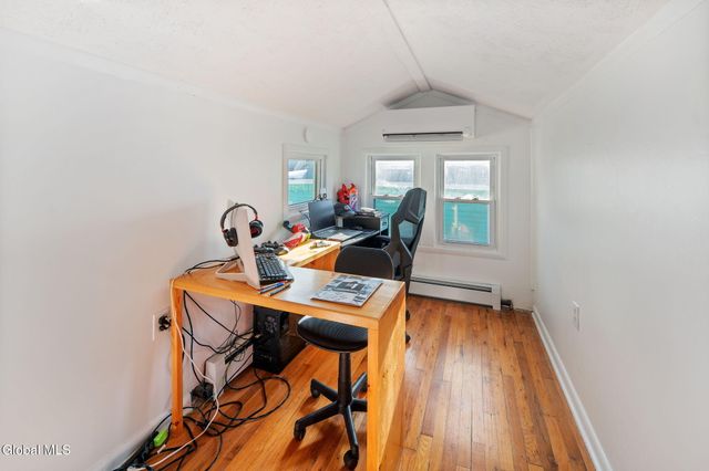 1073 Regent Street, Schenectady, NY 12309