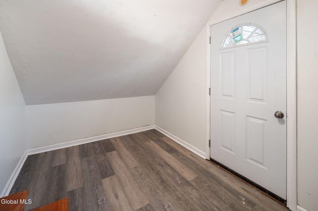 1073 Regent Street, Schenectady, NY 12309