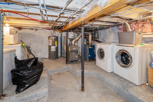 1073 Regent Street, Schenectady, NY 12309