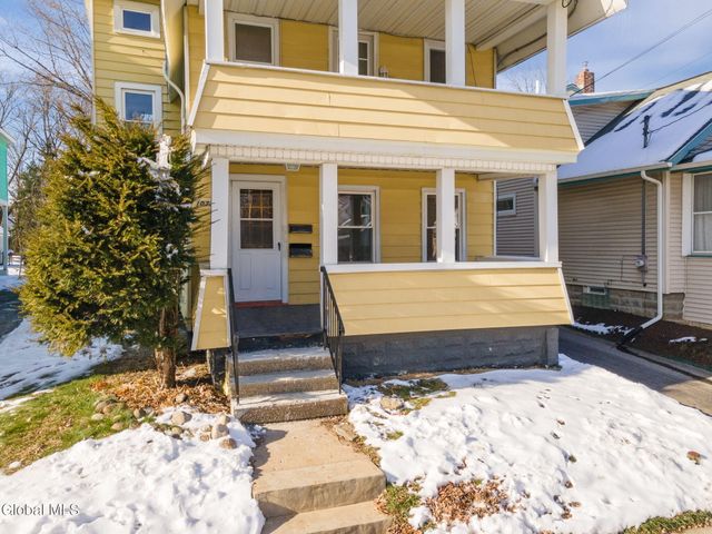 1073 Regent Street, Schenectady, NY 12309