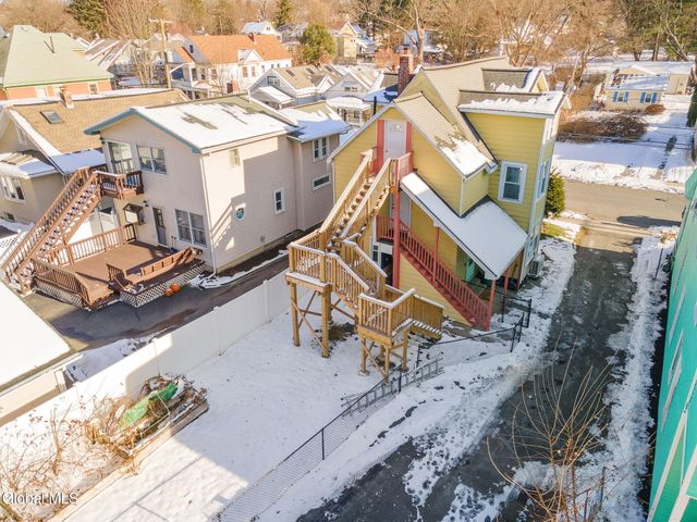 1073 Regent Street, Schenectady, NY 12309