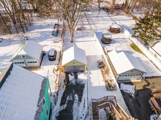 1073 Regent Street, Schenectady, NY 12309