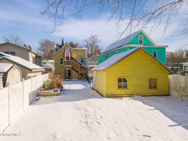 1073 Regent Street, Schenectady, NY 12309