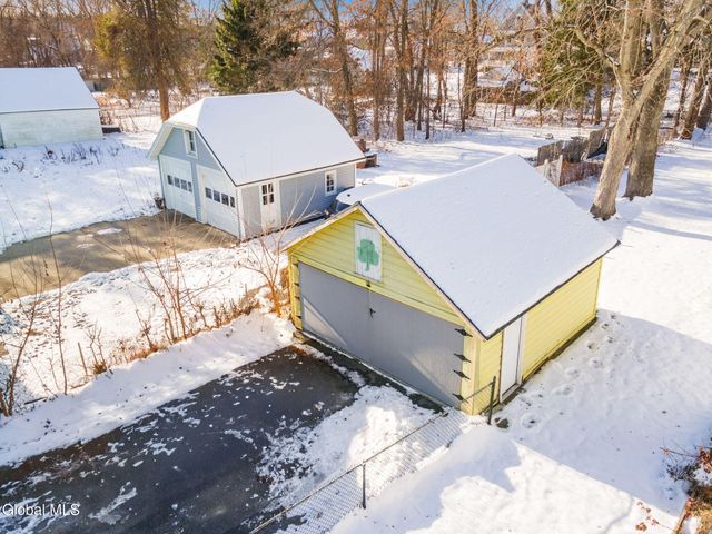 1073 Regent Street, Schenectady, NY 12309