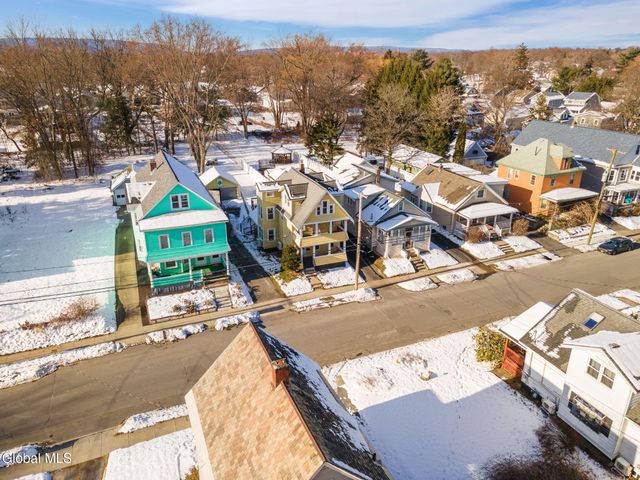 1073 Regent Street, Schenectady, NY 12309