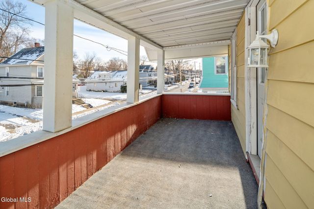 1073 Regent Street, Schenectady, NY 12309