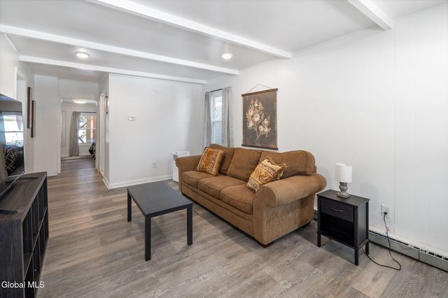 1073 Regent Street, Schenectady, NY 12309