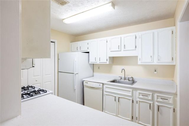 910 Augusta Drive SE, Marietta, GA 30067