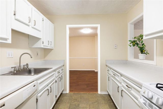910 Augusta Drive SE, Marietta, GA 30067