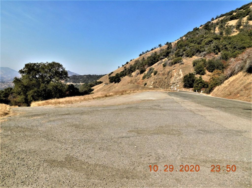 Image 9 of property listing at 0 Hwy 180, Dunlap, CA 93621