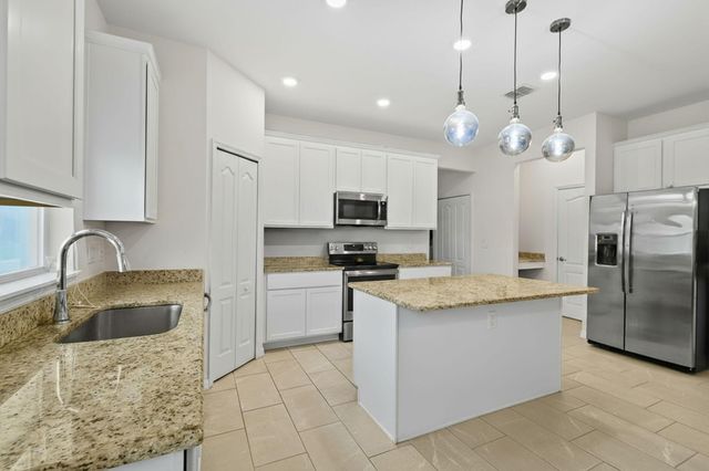 5475 NW Whitecap Road, Port St Lucie, FL 34986