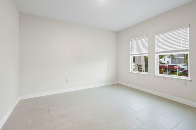 5475 NW Whitecap Road, Port St Lucie, FL 34986