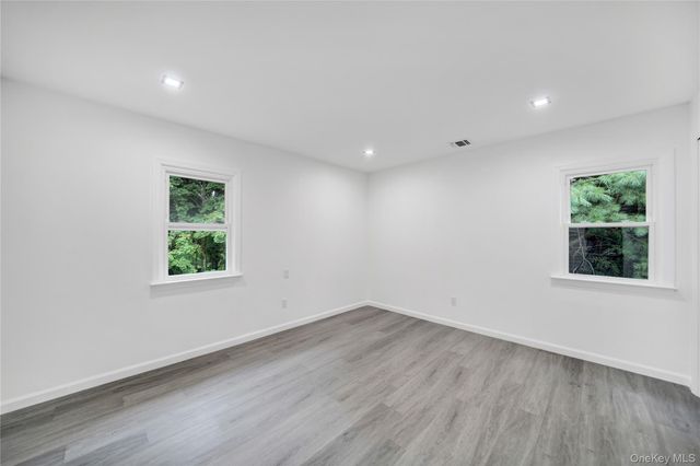 7 Weinmann Boulevard, Melville, NY 11747