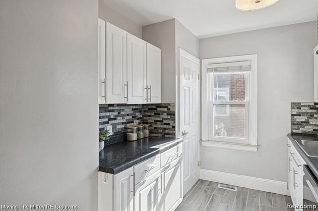 132 N Liberty Street, Belleville, MI 48111