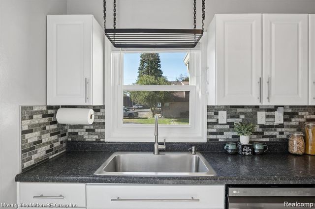 132 N Liberty Street, Belleville, MI 48111