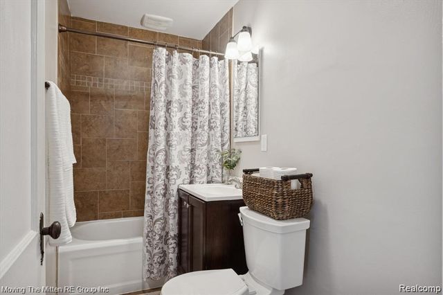 132 N Liberty Street, Belleville, MI 48111