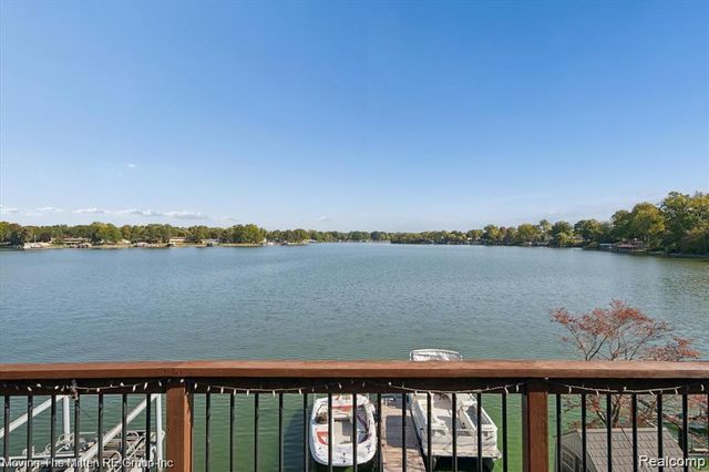 132 N Liberty Street, Belleville, MI 48111