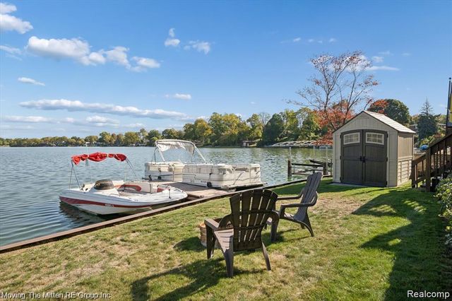 132 N Liberty Street, Belleville, MI 48111