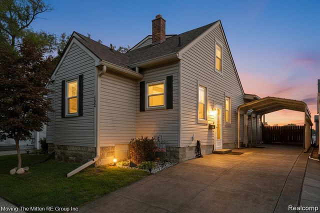 132 N Liberty Street, Belleville, MI 48111