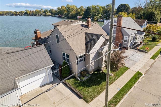 132 N Liberty Street, Belleville, MI 48111