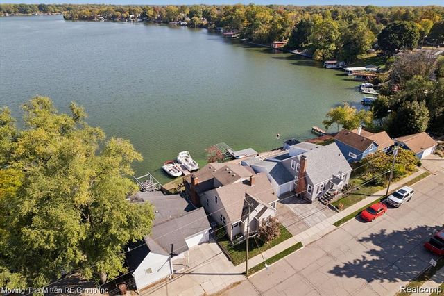 132 N Liberty Street, Belleville, MI 48111