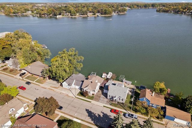 132 N Liberty Street, Belleville, MI 48111