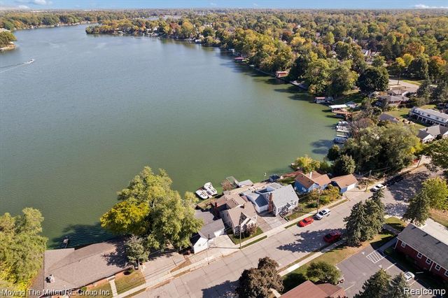 132 N Liberty Street, Belleville, MI 48111