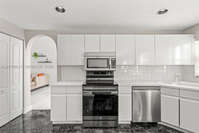 9750 NW 31st St, Doral, FL 33172