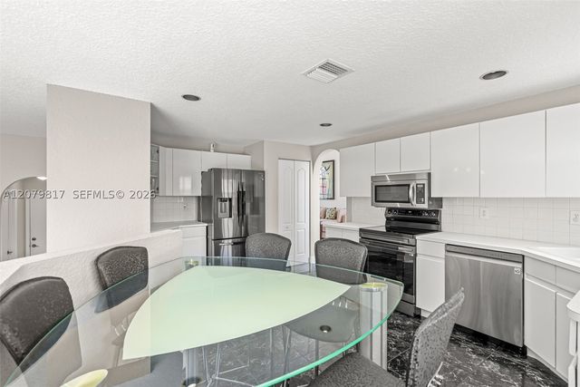 9750 NW 31st St, Doral, FL 33172