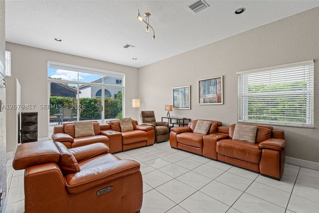 9750 NW 31st St, Doral, FL 33172