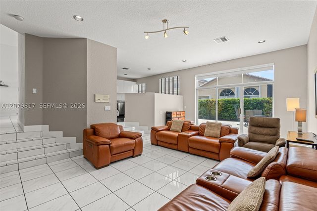 9750 NW 31st St, Doral, FL 33172