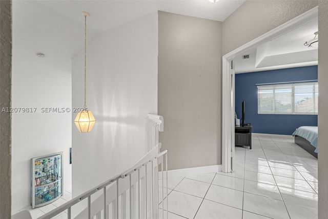 9750 NW 31st St, Doral, FL 33172