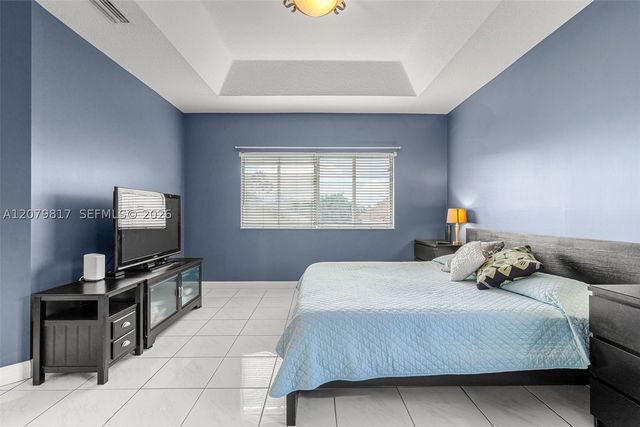 9750 NW 31st St, Doral, FL 33172
