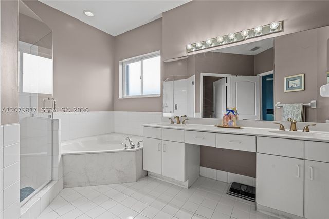 9750 NW 31st St, Doral, FL 33172