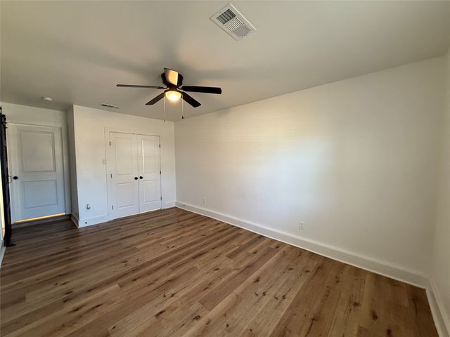 618 Pleasant Valley Road, Garland, TX 75040