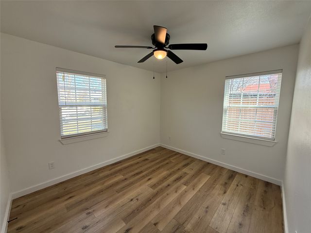 618 Pleasant Valley Road, Garland, TX 75040