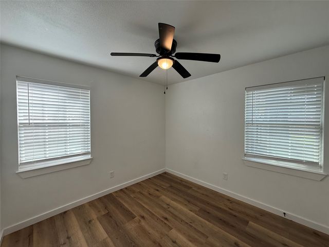 618 Pleasant Valley Road, Garland, TX 75040