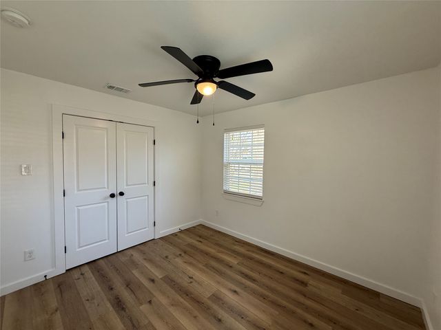 618 Pleasant Valley Road, Garland, TX 75040