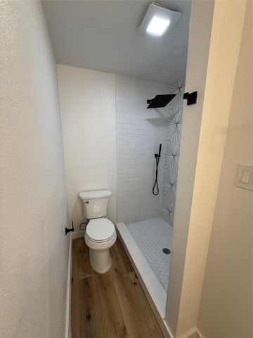 618 Pleasant Valley Road, Garland, TX 75040