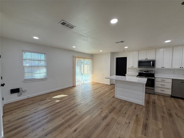 618 Pleasant Valley Road, Garland, TX 75040