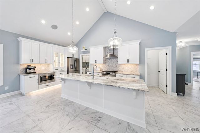 6385 Boston State Road 13, Hamburg, NY 14075