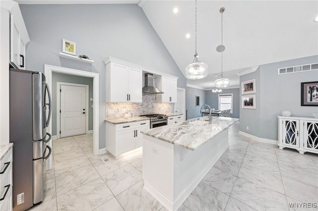 6385 Boston State Road 13, Hamburg, NY 14075