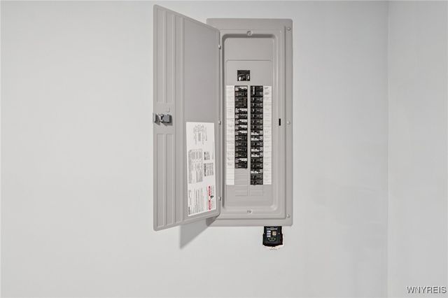 6385 Boston State Road 13, Hamburg, NY 14075