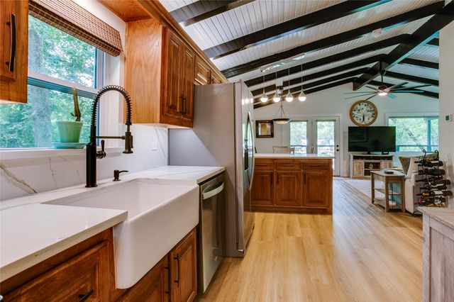 186 Harbor Drive, Gun Barrel City, TX 75156