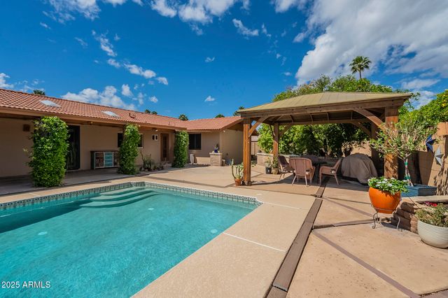 218 E CARIBBEAN Lane, Phoenix, AZ 85022
